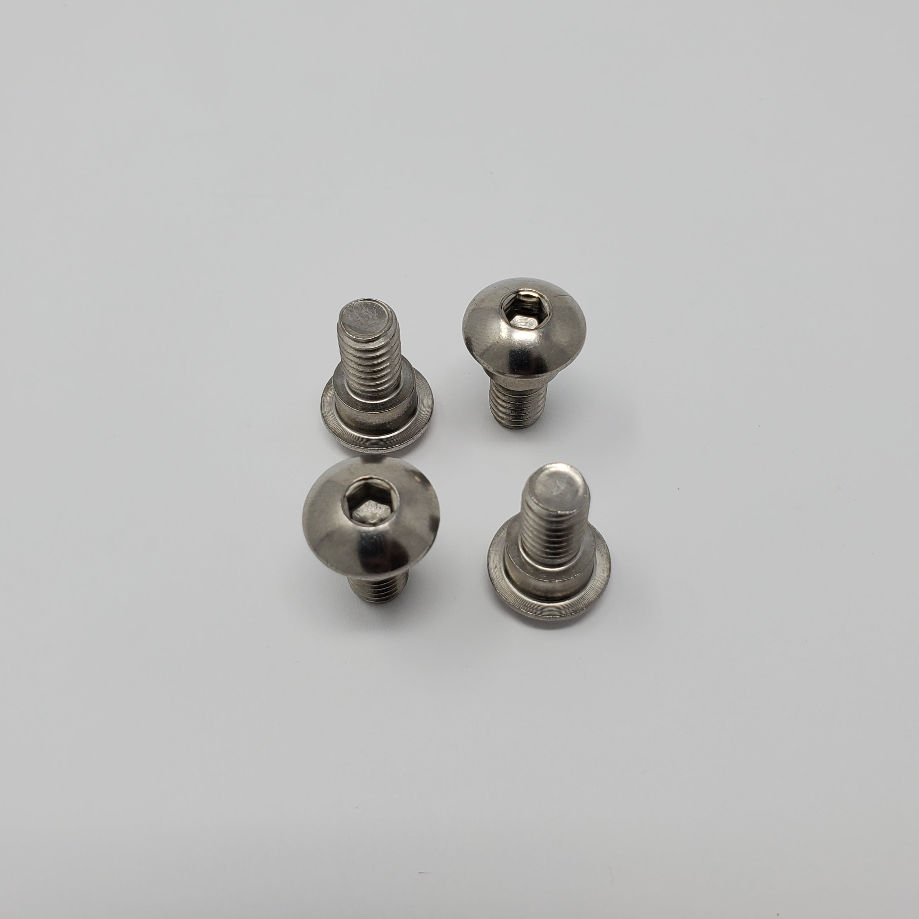 MINN KOTA MOUNTING HARDWARE 2994830 3.5 INCH BOLTS with rubb MINN KOTA MOUNTING HARDWARE 2994830 3.5 INCH BOLTS with rubb